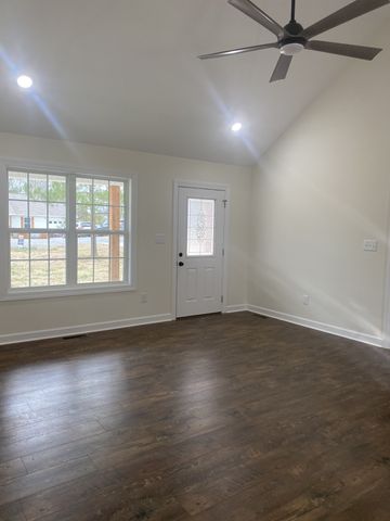 81 Lighthouse Dr, Summertown, TN 38483