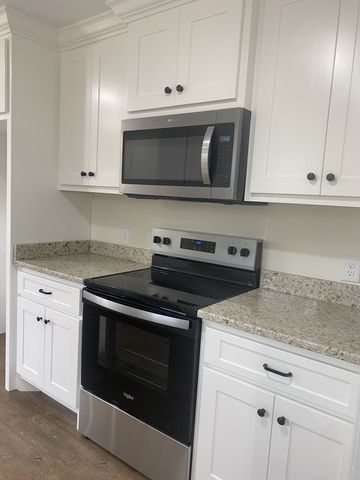 81 Lighthouse Dr, Summertown, TN 38483