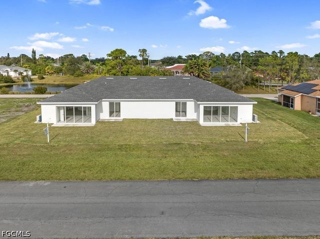 628 Falls LN, Lehigh Acres, FL 33974