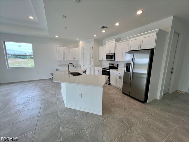 628 Falls LN, Lehigh Acres, FL 33974