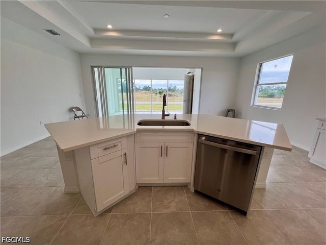 628 Falls LN, Lehigh Acres, FL 33974