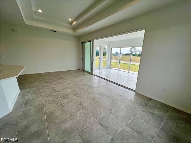 628 Falls LN, Lehigh Acres, FL 33974