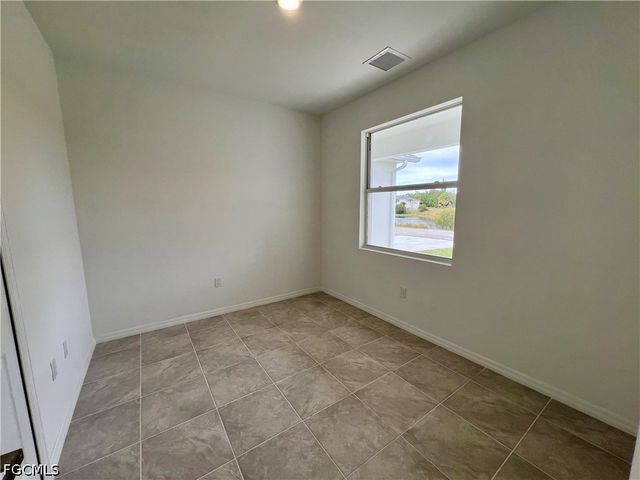 628 Falls LN, Lehigh Acres, FL 33974