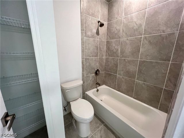 628 Falls LN, Lehigh Acres, FL 33974
