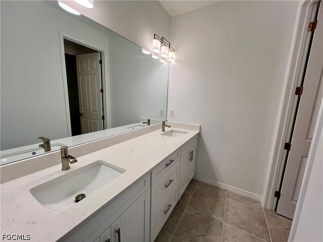 628 Falls LN, Lehigh Acres, FL 33974