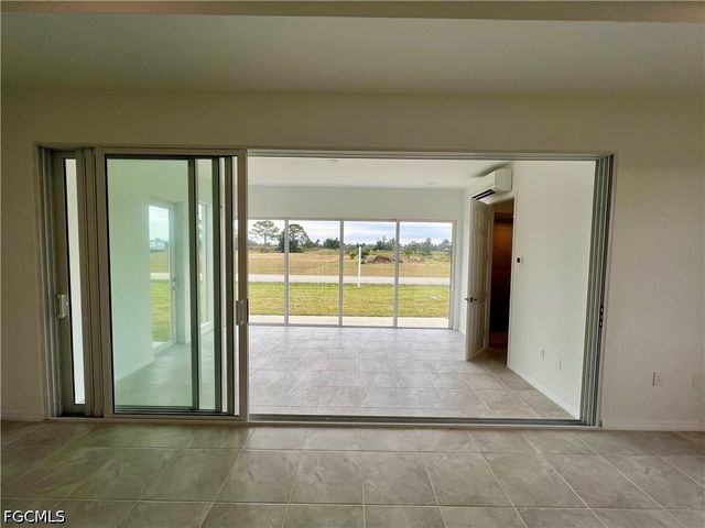 628 Falls LN, Lehigh Acres, FL 33974