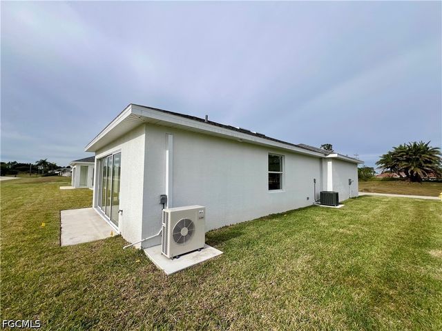 628 Falls LN, Lehigh Acres, FL 33974