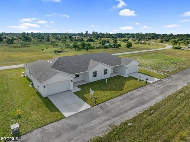 628 Falls LN, Lehigh Acres, FL 33974