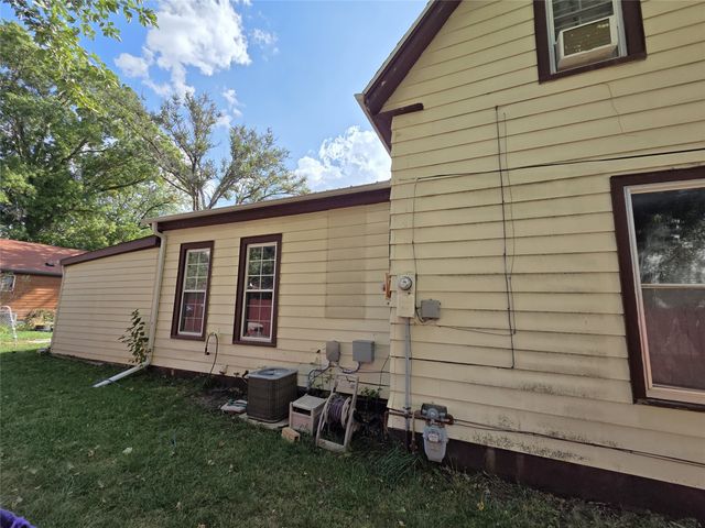 510 S Jefferson Way, Indianola, IA 50125