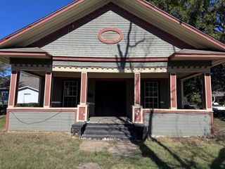 834 Graham Street, Paris, TX 75460