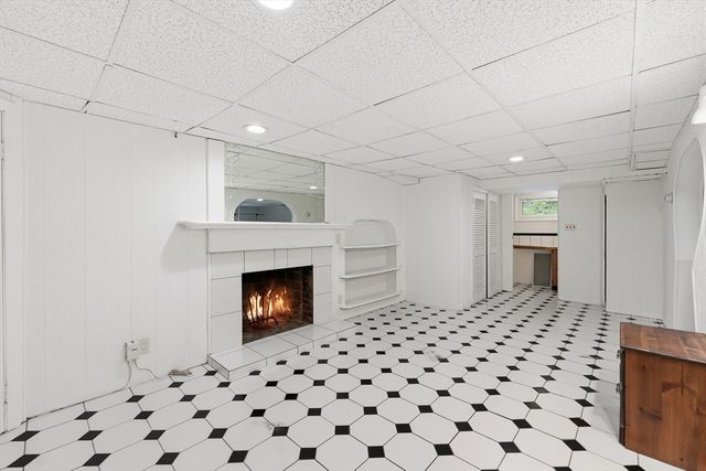 14 Lomas Dr, Framingham, MA 01701