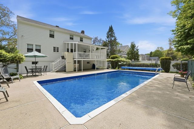 14 Lomas Dr, Framingham, MA 01701