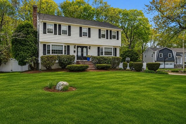 14 Lomas Dr, Framingham, MA 01701