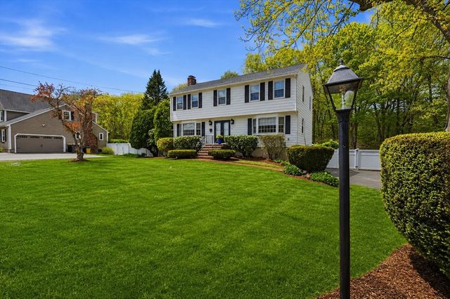 14 Lomas Dr, Framingham, MA 01701