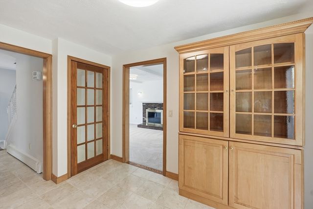 14 Lomas Dr, Framingham, MA 01701