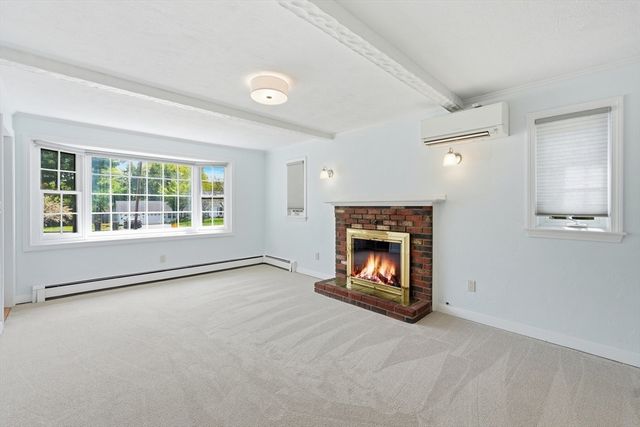 14 Lomas Dr, Framingham, MA 01701