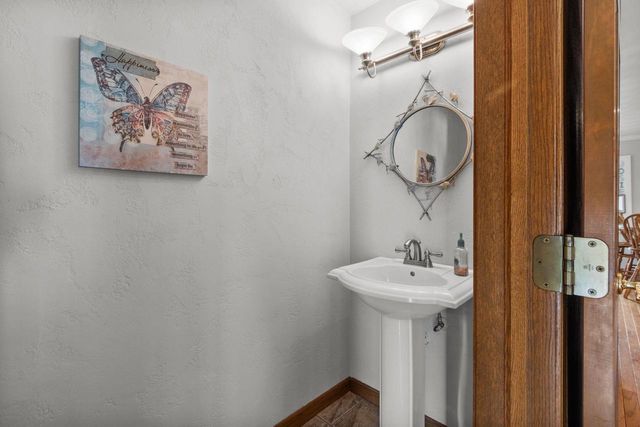 3221 N COUNTRY RUN DRIVE, Appleton, WI 54914