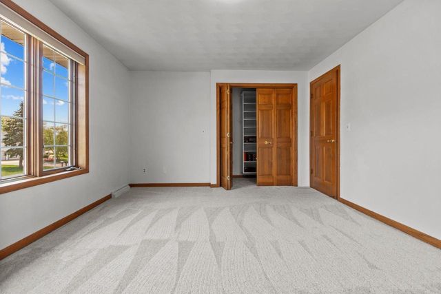 3221 N COUNTRY RUN DRIVE, Appleton, WI 54914