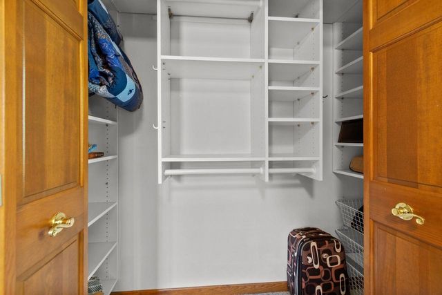 3221 N COUNTRY RUN DRIVE, Appleton, WI 54914