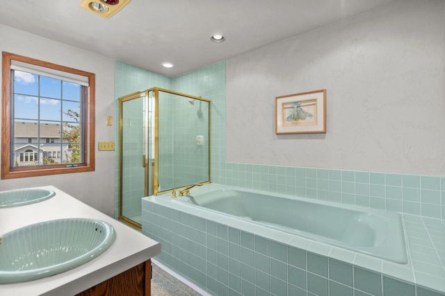 3221 N COUNTRY RUN DRIVE, Appleton, WI 54914