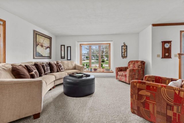 3221 N COUNTRY RUN DRIVE, Appleton, WI 54914