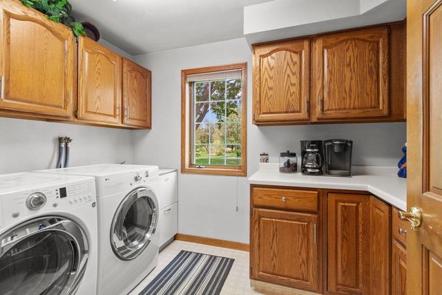 3221 N COUNTRY RUN DRIVE, Appleton, WI 54914