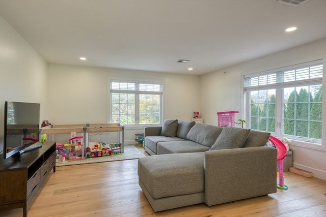 17 School C, Hudson, MA 01749