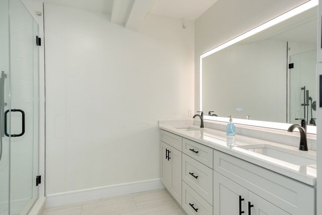 17 School C, Hudson, MA 01749