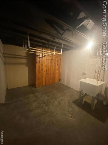 19624 Charest Street, Detroit, MI 48234