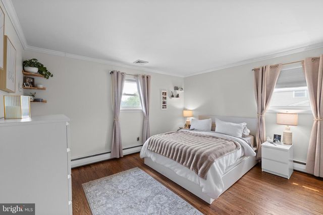 2255 HILLSIDE LN, Aston, PA 19014