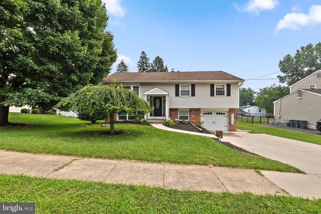 2255 HILLSIDE LN, Aston, PA 19014