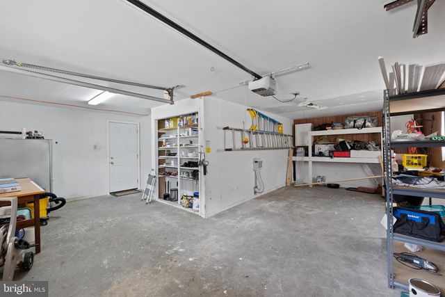 2255 HILLSIDE LN, Aston, PA 19014