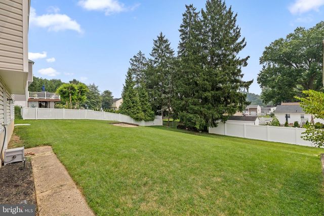 2255 HILLSIDE LN, Aston, PA 19014