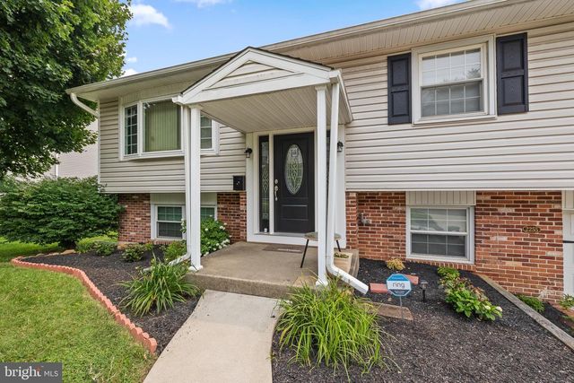 2255 HILLSIDE LN, Aston, PA 19014