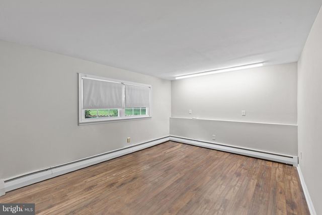 2255 HILLSIDE LN, Aston, PA 19014