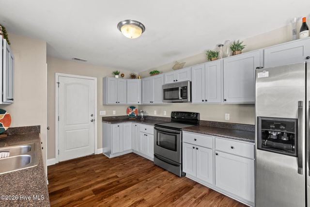 208 Gelynda Court, Holly Ridge, NC 28445
