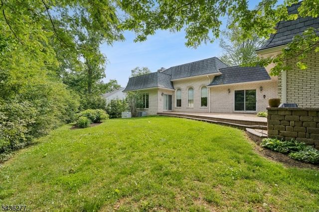 1080 Prospect Ave, Mountainside Boro, NJ 07092
