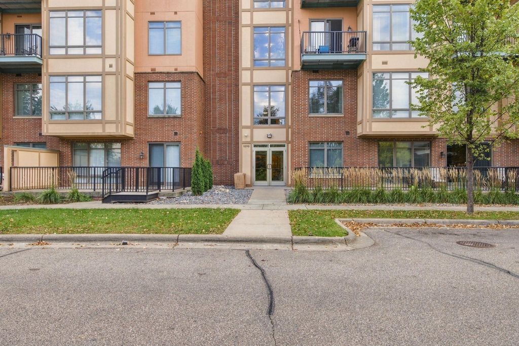 1070 Grandview Court NE 110, Columbia Heights, MN 55421 — photo 2