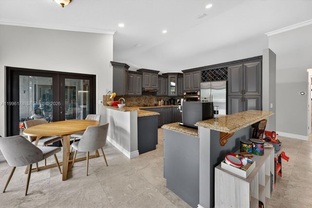 4120 SW 106th Ter, Davie, FL 33328