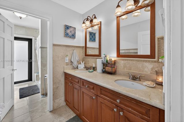 4120 SW 106th Ter, Davie, FL 33328