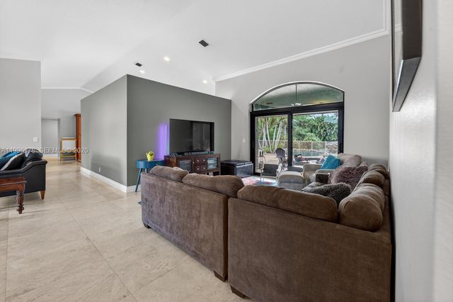 4120 SW 106th Ter, Davie, FL 33328