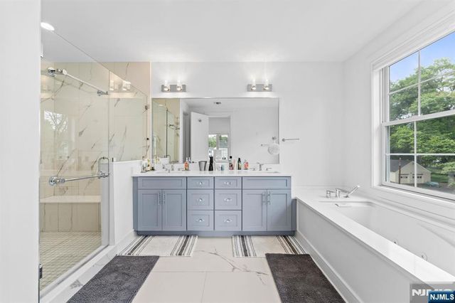 110 Mason Court 3H, Haworth, NJ 07641