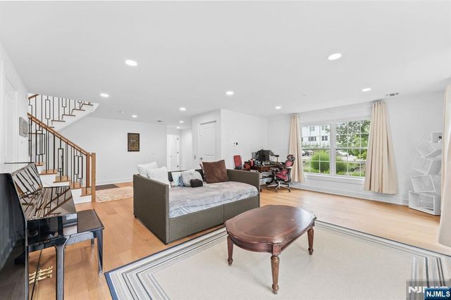 110 Mason Court 3H, Haworth, NJ 07641