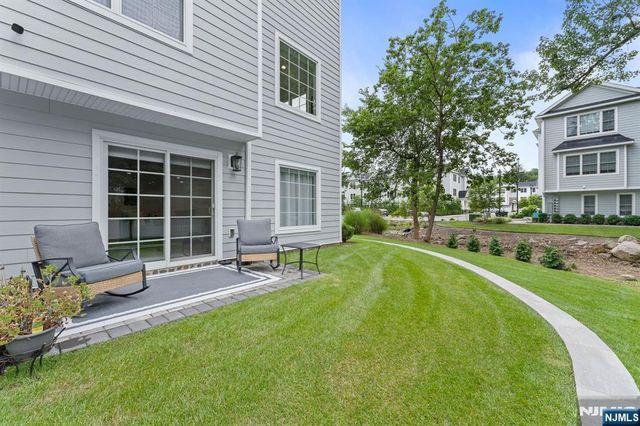 110 Mason Court 3H, Haworth, NJ 07641