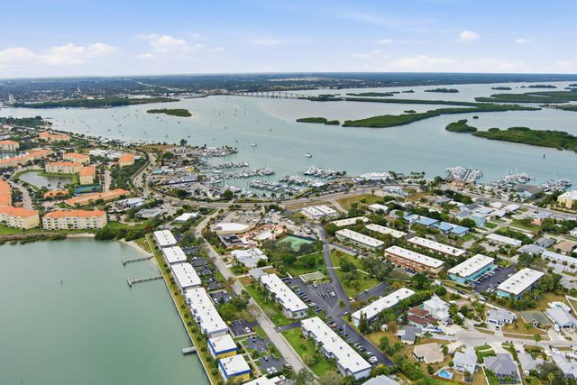 1200 Colonnades Drive 102, Fort Pierce, FL 34949