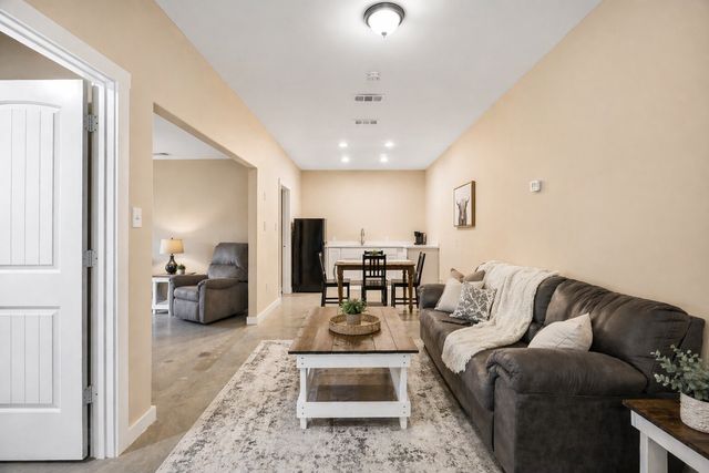 940 Lester Burt Road, Farmersville, TX 75442