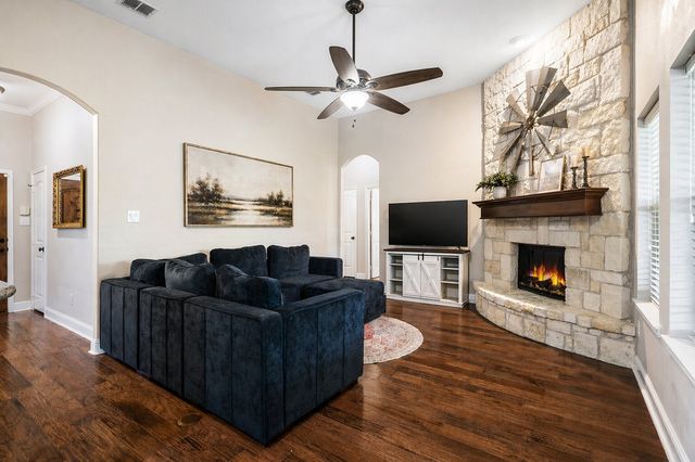 940 Lester Burt Road, Farmersville, TX 75442