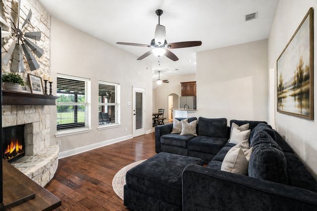 940 Lester Burt Road, Farmersville, TX 75442