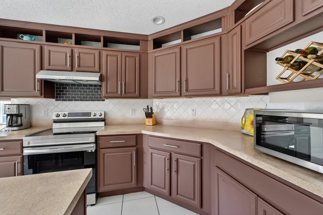 3944 Crescent Creek Drive, Coconut Creek, FL 33073