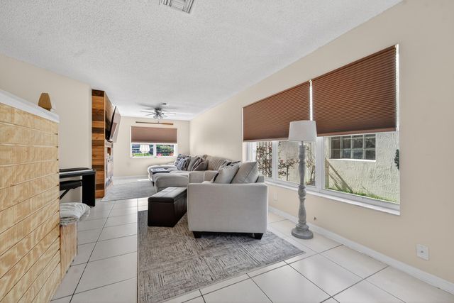 3944 Crescent Creek Drive, Coconut Creek, FL 33073